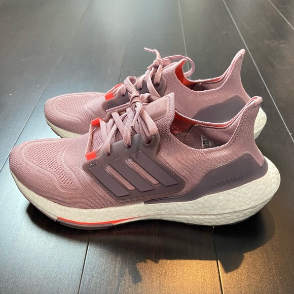 adidas Shoes - ADIDAS ULTRABOOST 22 WOMENS SNEAKERS SIZE 8.5-NIB